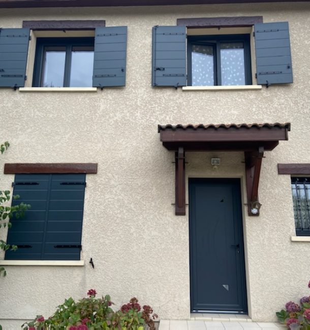 Volet en aluminium gris